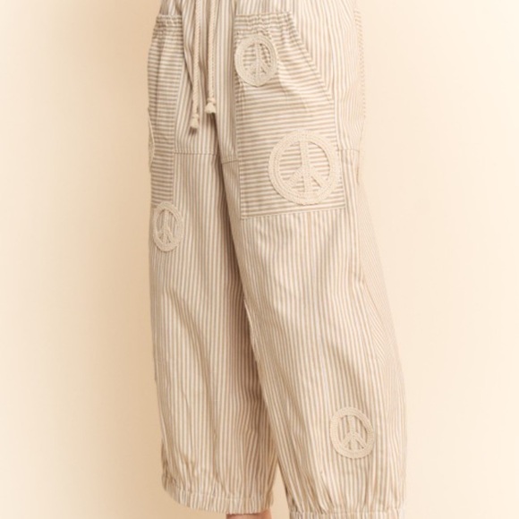 DAVI & DANI Striped Cream Wide-Leg Pants - Picture 4 of 6